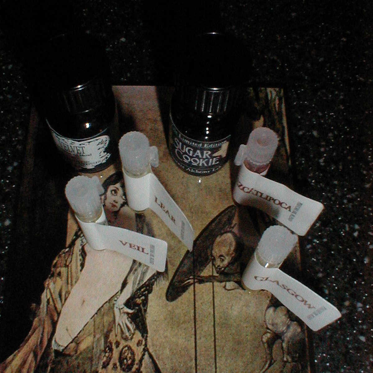 Flacon de Encre 4, parfum gourmand, photographié sur fond neutre